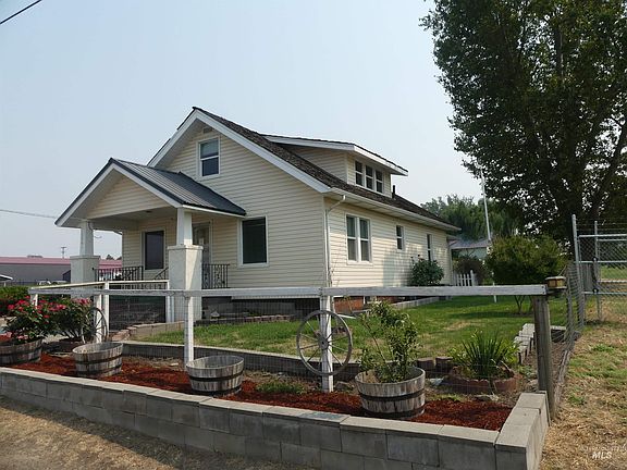 5th image of 1541 Maple St