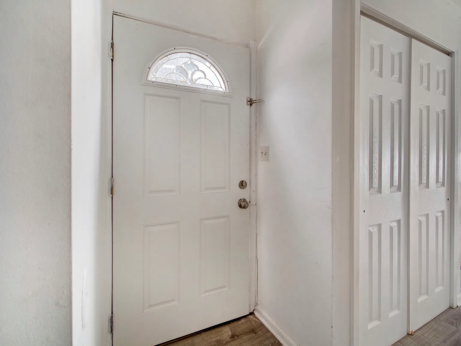 1 bed, $2,300 — Photo 2