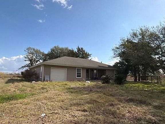 3rd image of 3204 Victpar Dr