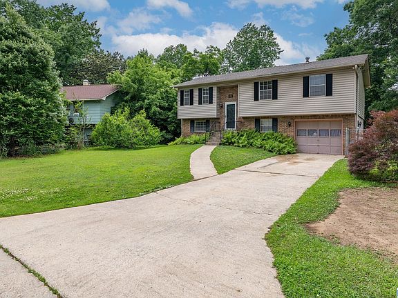 2nd image of 202 Gardenview Ln