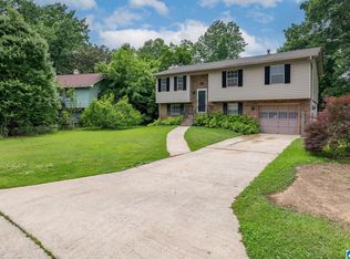 202 Gardenview Ln, Gardendale, AL 35071