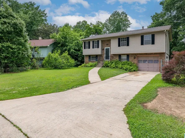 202 Gardenview Ln, Gardendale, AL 35071