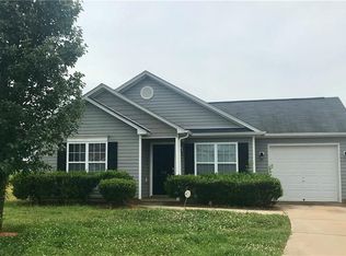 216 New York Dr, Thomasville, NC 27360