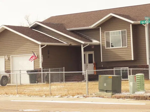 1467 Walworth St, Belle Fourche, SD 57717