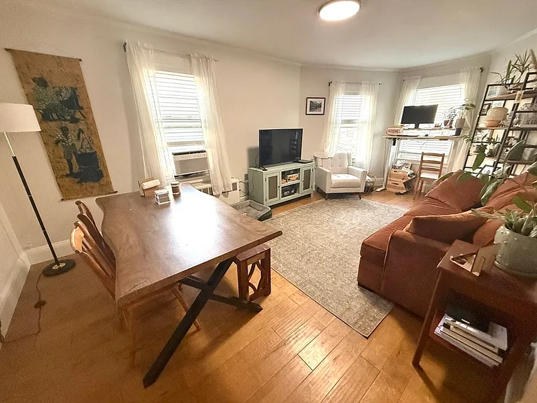 16 Berkeley St #2 — Photo 3