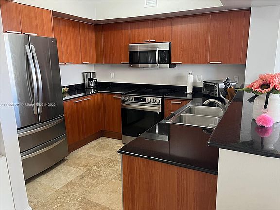 5th image of 16699 Collins Ave APT 1207