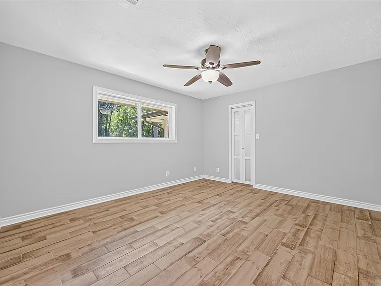 18747 Woodridge Dr — Photo 25
