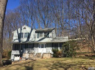 7 Malcolm Pl, Mahwah, NJ 07430