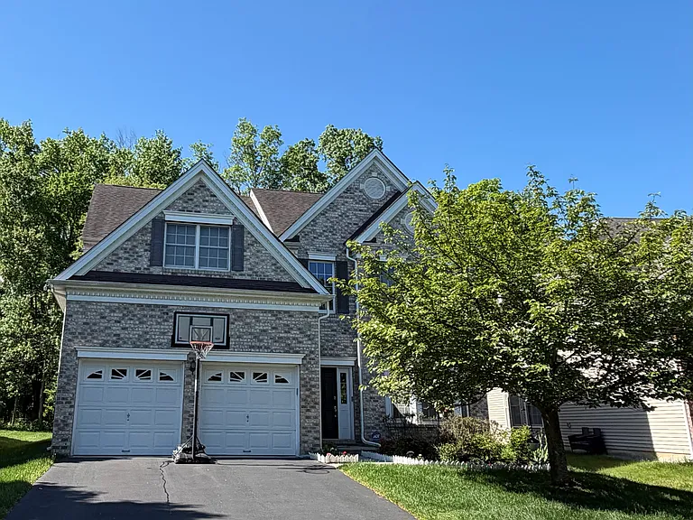 40 Greylynne Dr — Photo 1