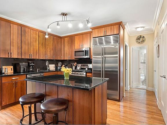3rd image of 440 E 62nd St APT 20C