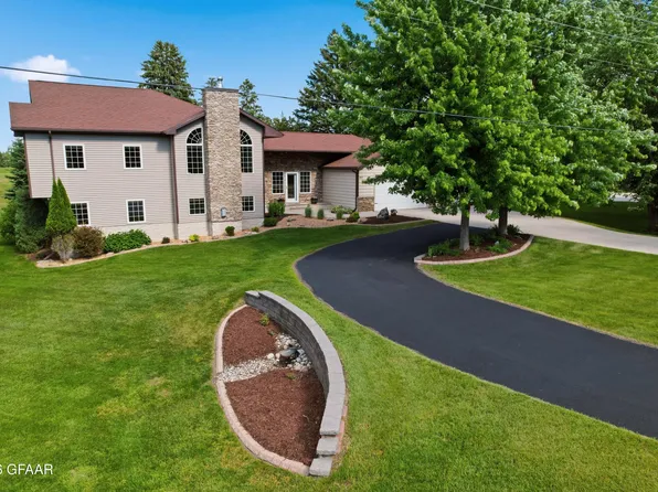 3817 Belmont Rd, Grand Forks, ND 58201