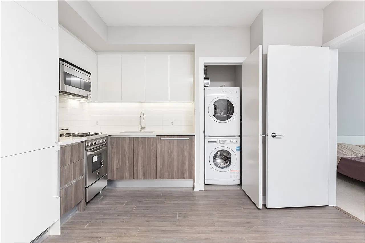1 bed, 551 sqft, $2,050 — Photo 2