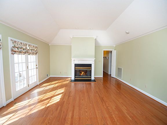 2nd image of 1200 Shoresbrook Rd