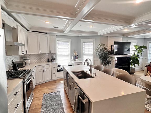 2nd image of 81 Conwell Ave #1