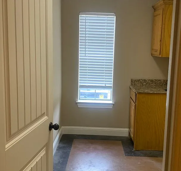 1303 Halcyon Pl — Photo 5