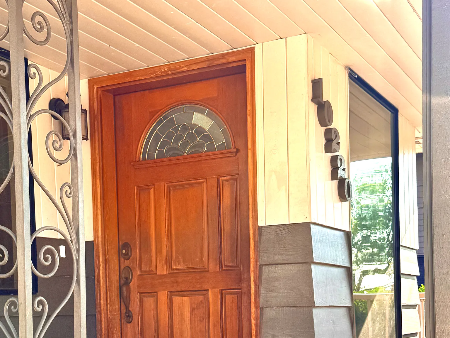 3 bed, 1.5 bath, 1800 sqft, $3,680 — Photo 2