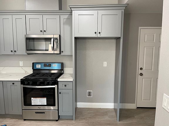 4th image of 9733 Eugenia Ave