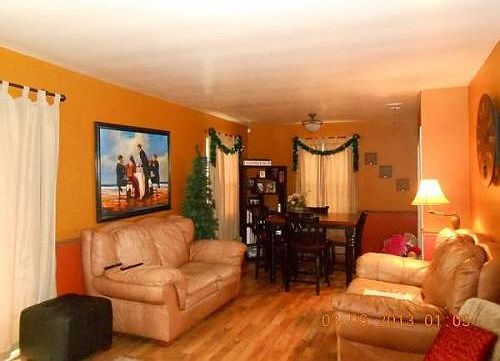 4th image of 10123 Lemona Ave