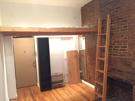 Rented by Metroline Realty | media 4