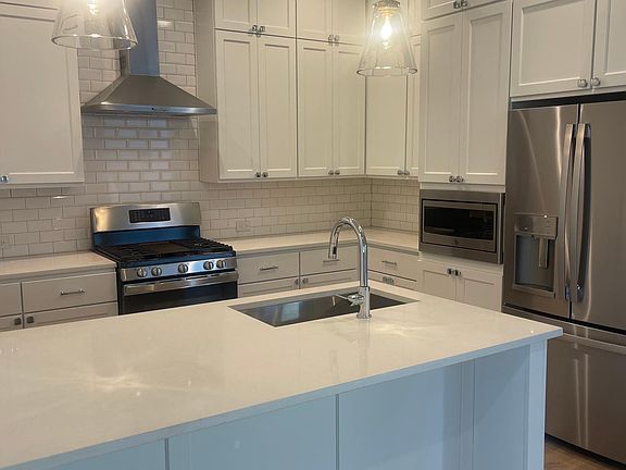 5th image of 2232 Dalford St