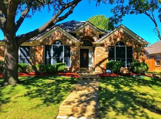 207 Touchdown Dr, Irving, TX 75063