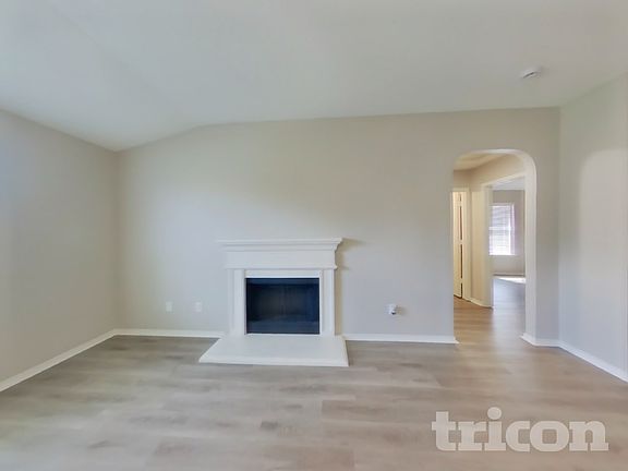 3rd image of 425 Longshore Dr