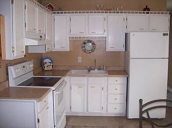 4th image of 1649 Oxford Ave
