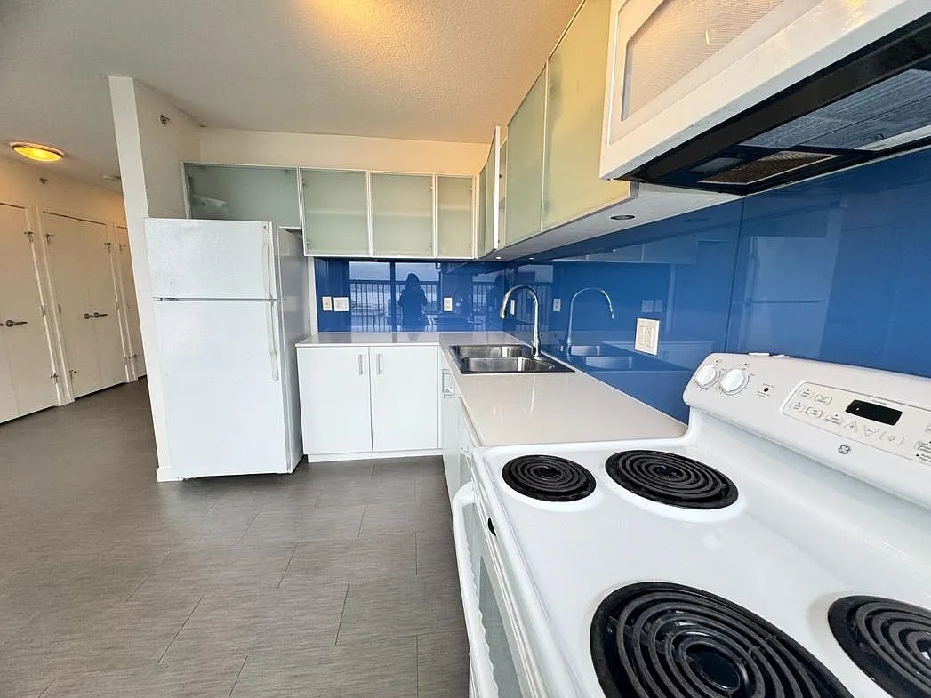 1 bed, 625 sqft, $2,400 — Photo 3