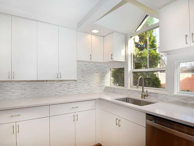 1075 N Old Woodward Ave — Photo 9