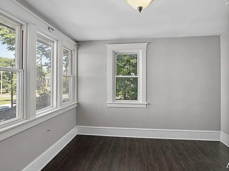 443 Hall St SE — Photo 16
