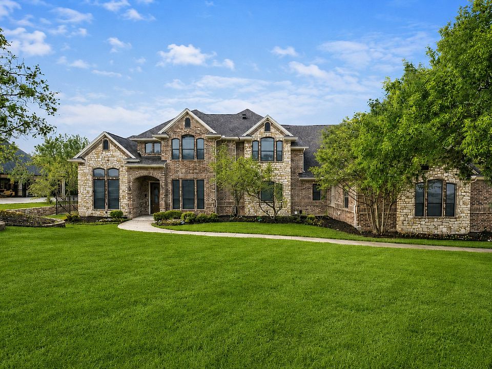 1st image of 153 Crest Canyon Dr