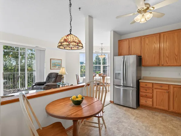 15001 Burnhaven Dr Unit 216, Burnsville, MN 55337