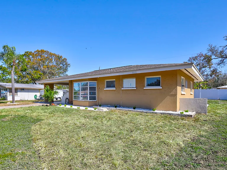 3853 Nottingham Dr — Photo 3