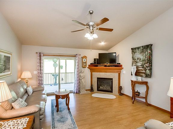 3rd image of 236 Woodfield Ln
