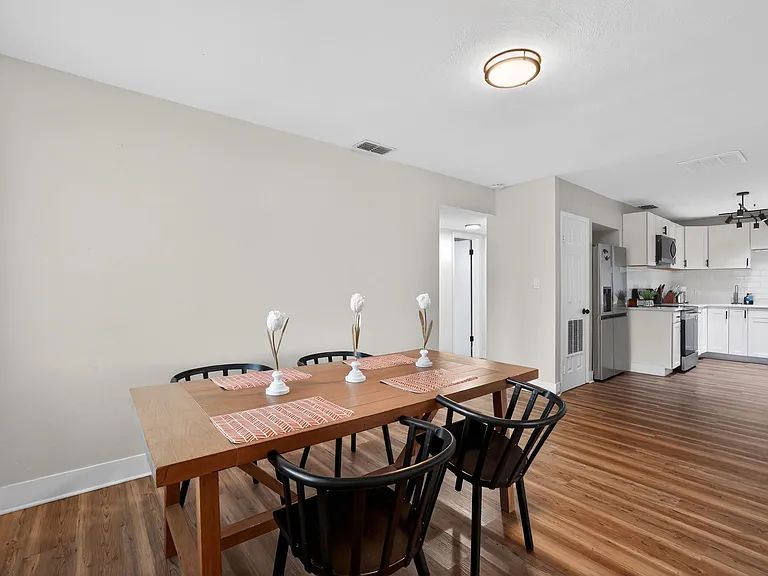3313 W Leroy St — Photo 24