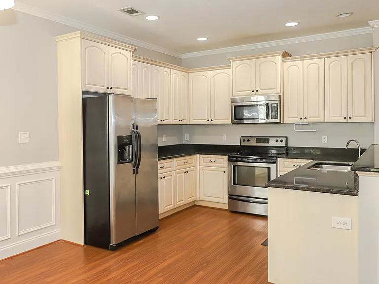 4453 Galway Dr — Photo 3