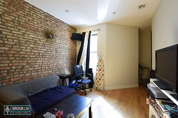 Rented by null | media 5