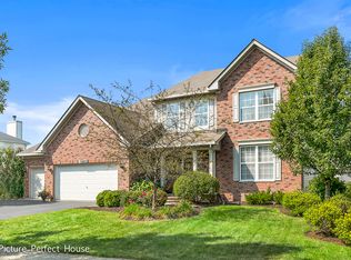 2808 Forest Creek Ln, Naperville, IL 60565