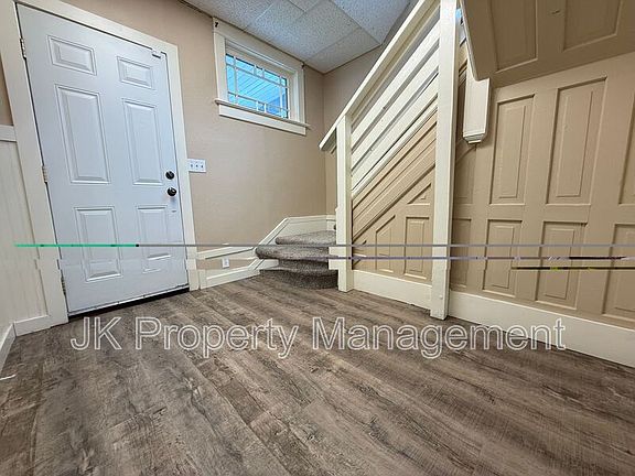 4th image of 1303 6th Ave S Unit 1303