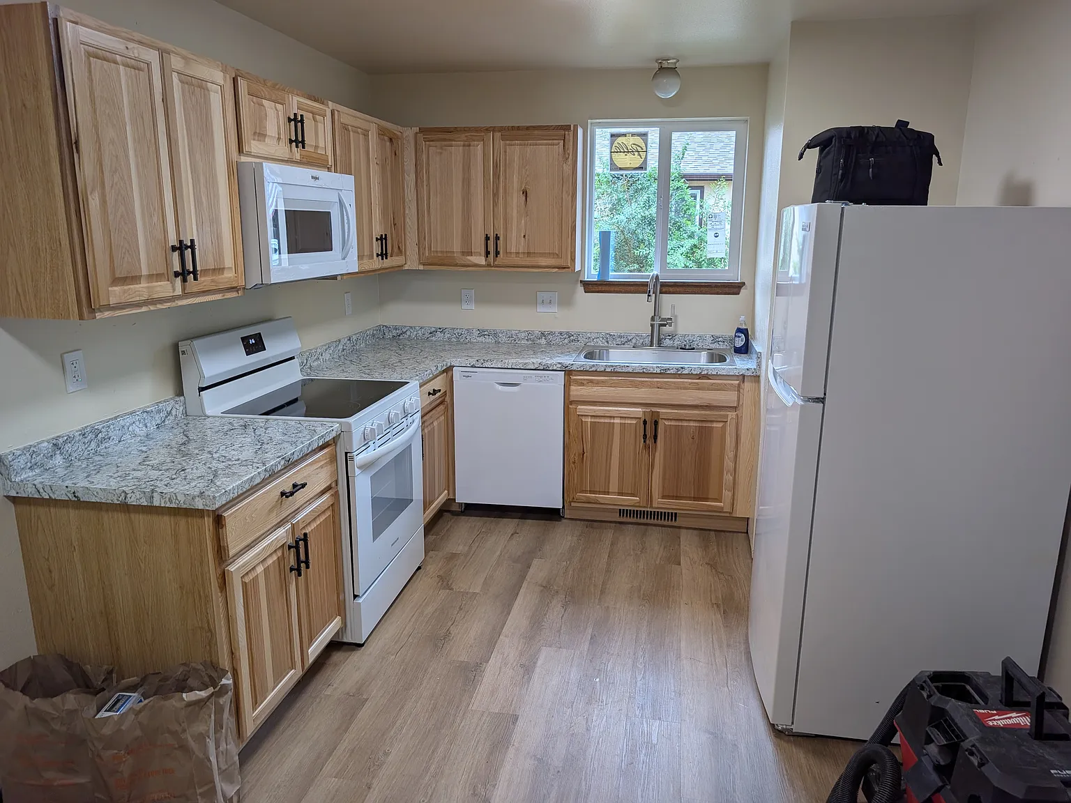 2 bed, 1300 sqft, $1,900 — Photo 3