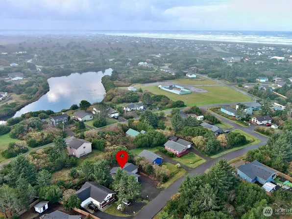 277 S Wynoochee Drive SW, Ocean Shores, WA 98569