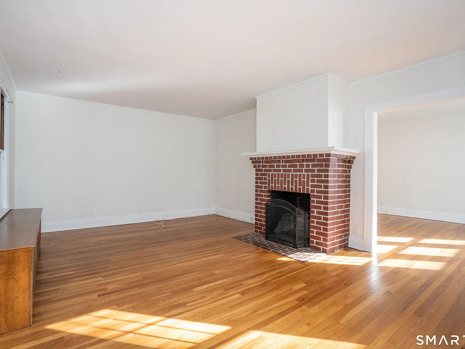 2 bed, 1.0 bath, 1221 sqft, $2,350 — Photo 2