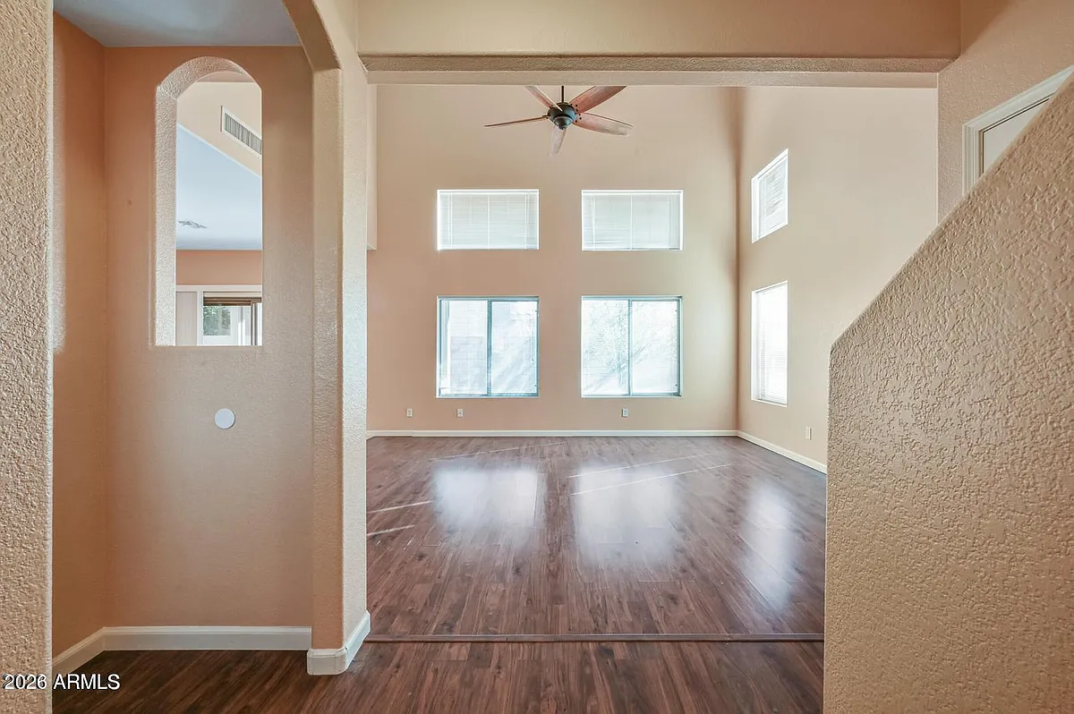 Building Photo - 2621 E Waterview Ct