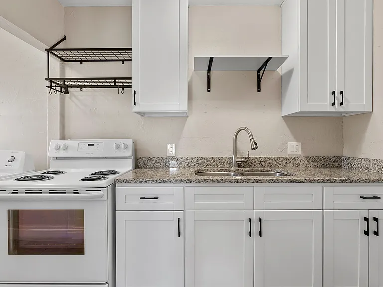 425 N 13th Pl #1311-E — Photo 8