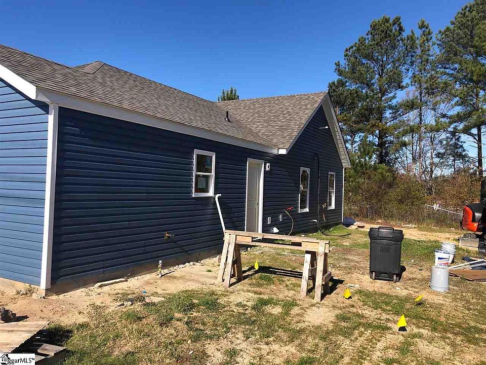 2nd image of 101 Brandy Ln