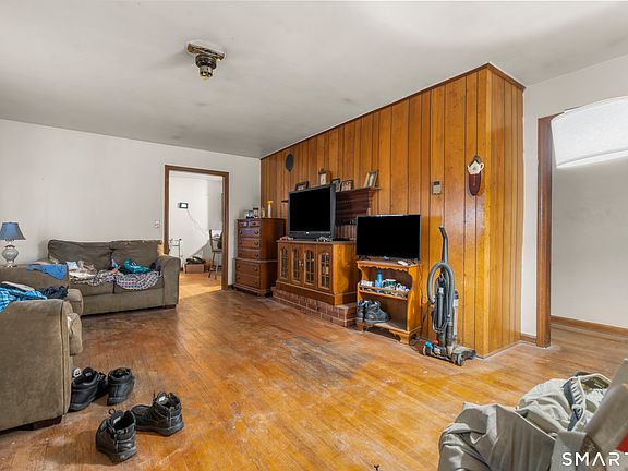 4th image of 531 Hickory Hill Road