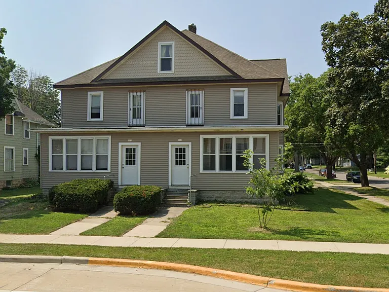 351 W James St — Photo 14