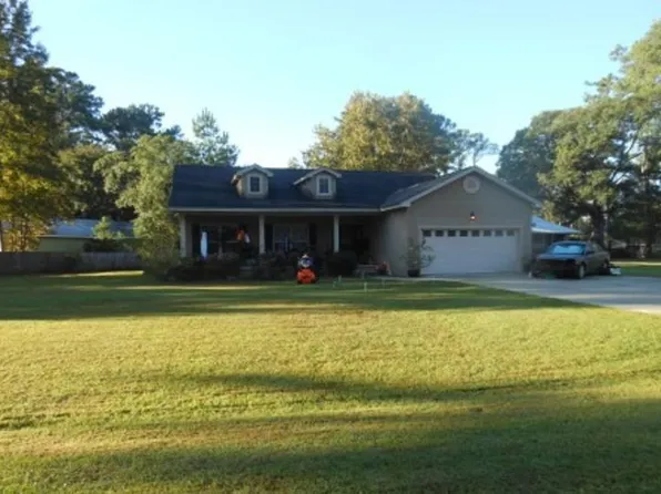 111 Dovewood Dr, Brunswick, GA 31523