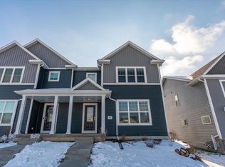 623 Hillcrest Dr, Waunakee, WI 53597