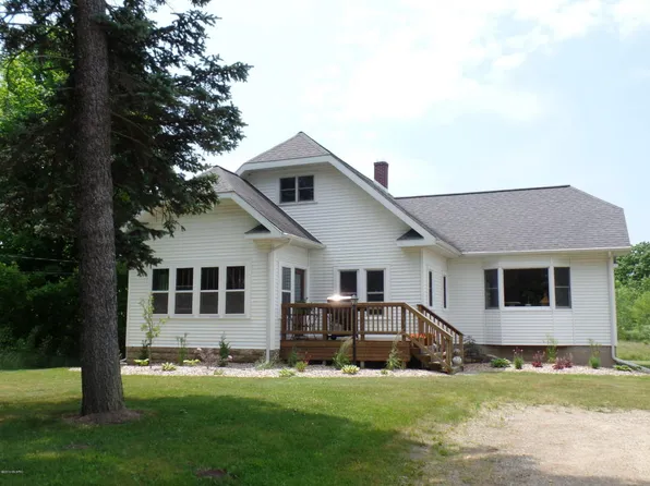 290 Blue Star Hwy, South Haven, MI 49090